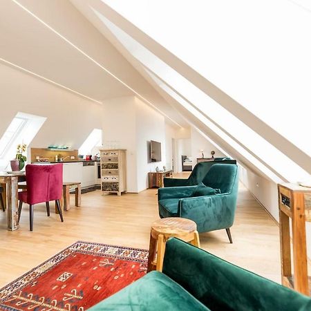 Grosse Dachgeschosswohnung Im Herzen Von Graz Esterno foto
