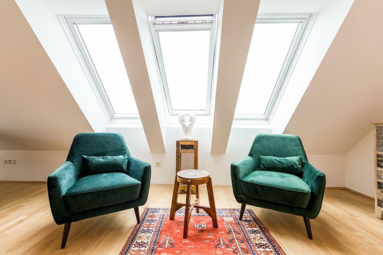 Grosse Dachgeschosswohnung Im Herzen Von Graz Esterno foto