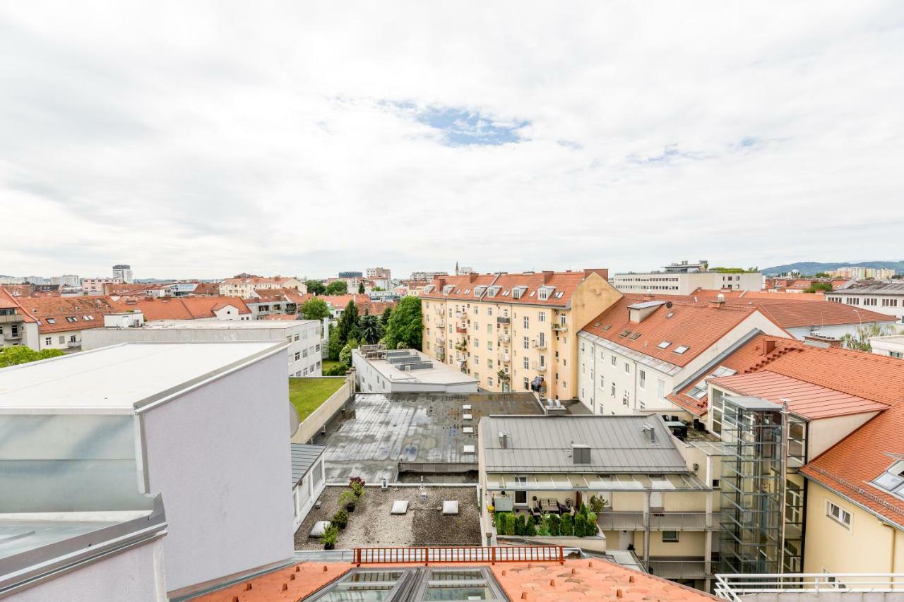 Grosse Dachgeschosswohnung Im Herzen Von Graz Esterno foto