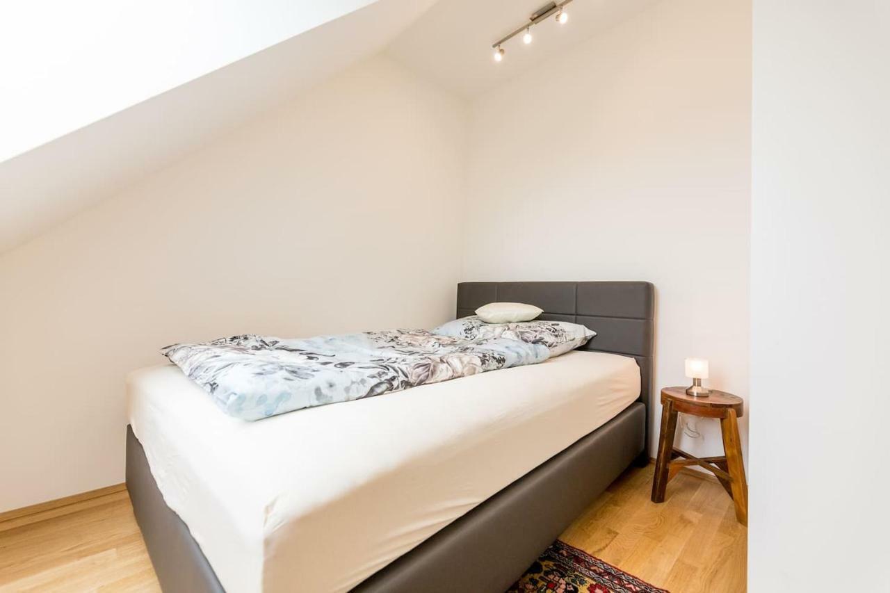 Grosse Dachgeschosswohnung Im Herzen Von Graz Esterno foto