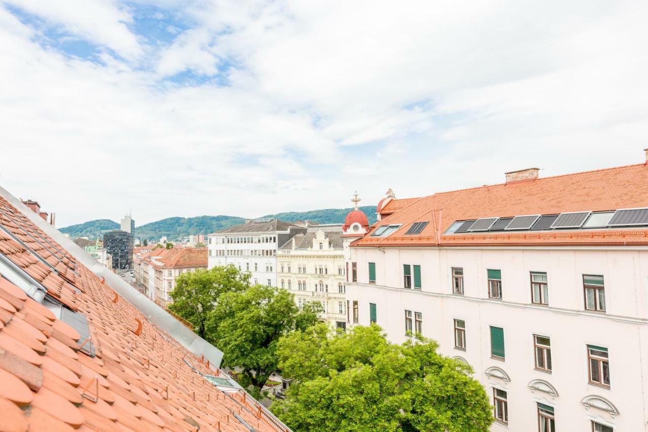 Grosse Dachgeschosswohnung Im Herzen Von Graz Esterno foto